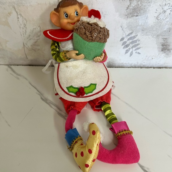 Festive Pixie Elf on Shelf with Cupcake - Picture 1 of 5